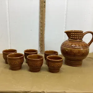 VINTAGE WATER PITCHER & (6) SMALL CUPS