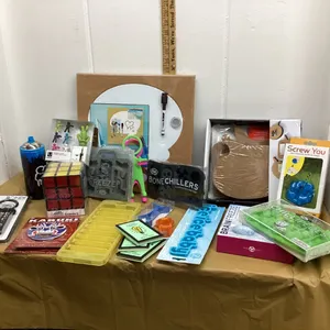 BOX W/ MISC NOVELTY ITEMS - COASTERS, ICE CUBE TRAYS, MEMO CORK BOARDS ETC