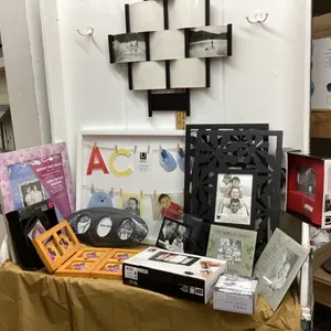 VARIETY OF PICTURE FRAMES