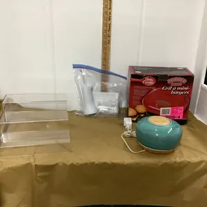 BOX W/ MINI BURGER GRILL, DIFFUSER, WATER PICK