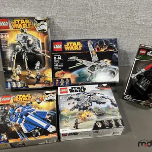 Star Wars Lego Sets and Darth Vader LED Light
 UNRESERVED
