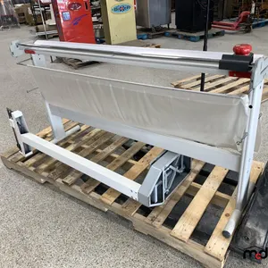 Paper Cutter and Scale
 UNRESERVED