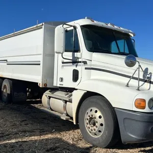 2008 Freightliner Century Class ST t/a grain truck, 839,110 showing,  VIN: 1FUJBBCKX8LZ85370, Owner: Rosalee I Ostash, Seller: Fraser Auction ________________________