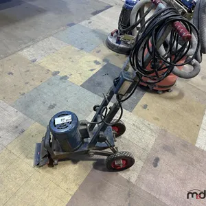 Leeson Floor Scraper
 UNRESERVED