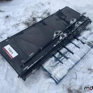 Tri-Fold Tonneau Cover
 UNRESERVED