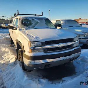 SALVAGE UNIT: 2003 Chevrolet 2500 Truck (White)
 UNRESERVED