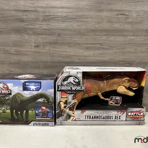 (2) Jurassic World Dinosaurs
 UNRESERVED