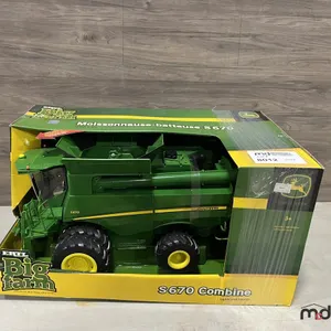 John Deere S670 Big Farm Combine
 UNRESERVED
