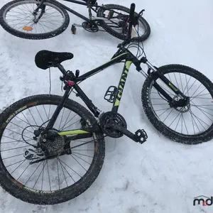 Giant Bike
 UNRESERVED