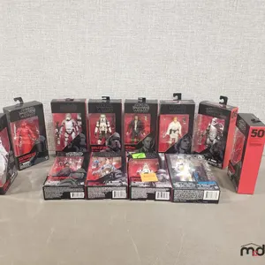 Box w/ Star Wars The Black Series Misc. Character Figures 
 UNRESERVED
