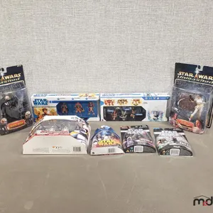 Box w/ Star Wars Padme, Vader Statue Figures & Misc. Figures
 UNRESERVED