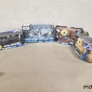 Box w/ Star Wars Action Figure Sets 
 UNRESERVED