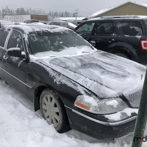 IMPOUND UNIT: 2005 Lincoln Town Car
 UNRESERVED