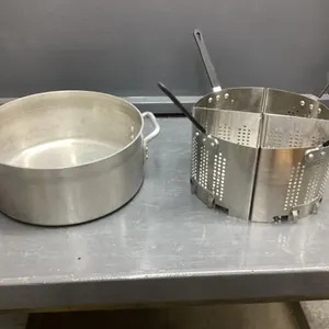BROWNE ALUMINUM 15 QT POT WITH 4 PASTA STRAINERS