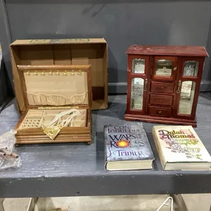 2 JEWELRY BOXES AND 2 BOOKS