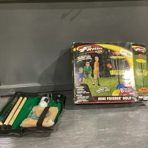 2 ITEMS - FRISBEE DISC GOLF + INDOOR PUTTING SET