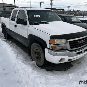 SALVAGE UNIT: 2003 GMC Sierra Truck (White)
 UNRESERVED