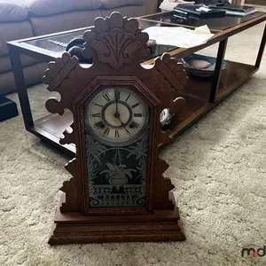 1910 Gingerbread Shelf Clock
 UNRESERVED