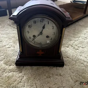 Antique Mantle Clock
 UNRESERVED