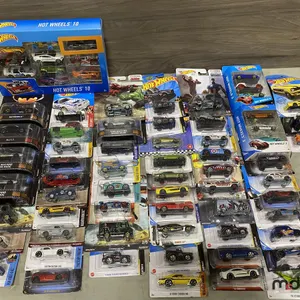 Box of Hot-Wheels Car Models 
 UNRESERVED