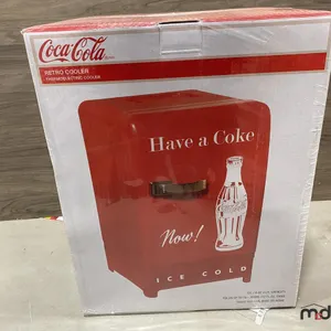 Coco-Cola Retro Mini Cooler 
 UNRESERVED