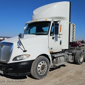 2015 International  ProStar Plus 122 semi truck