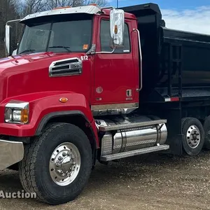 2015 Western Star 4700SF dump truck