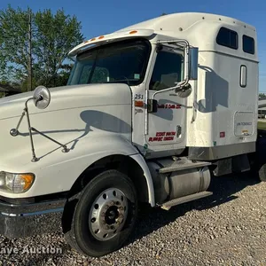 2007 International 9400i semi truck