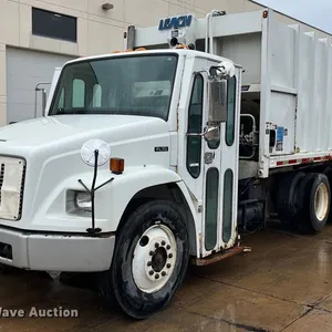 1998 Freightliner FL70 refuse truck