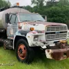1992 Ford F700 oil distributor truck