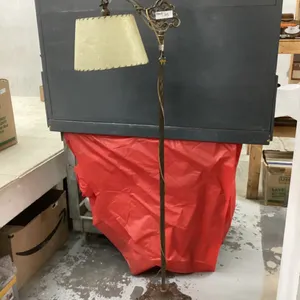 ANTIQUE FLOOR LAMP W/ RETRO SHADE