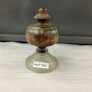 VINTAGE OIL LAMP - NO CHIMNEY
