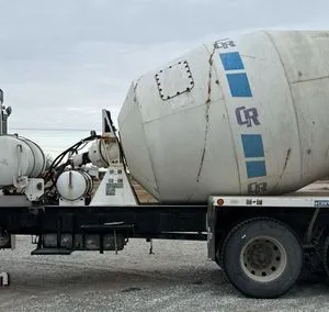 2008 Peterbilt 340 ready mix truck