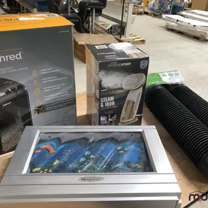 Paper Shredder, Steam Iron, Gutter Extensions & Fish Display
 UNRESERVED