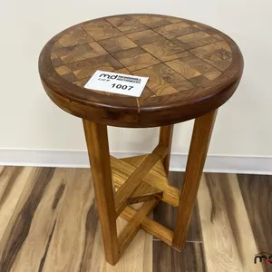 17" Round Cedar Side Table
 UNRESERVED