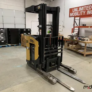 Cat NR3000 24V Electric Reach Forklift
 UNRESERVED