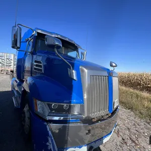 2017 Western Star 5700 T/A Sleeper Semi Truck
 UNRESERVED