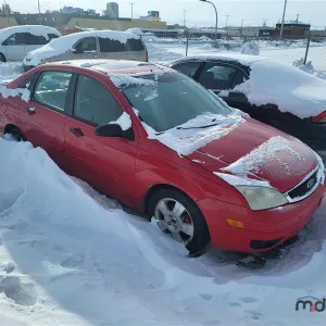 SALVAGE UNIT: 2005 Ford Focus (Red)
 UNRESERVED