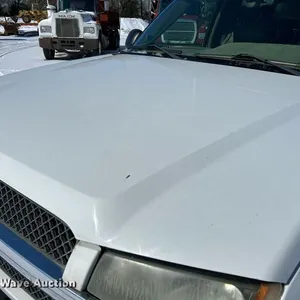 2004 Chevrolet Silverado 2500HD Crew Cab pickup truck