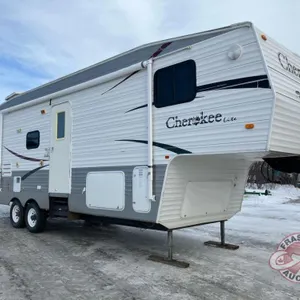 2007 30' Cherokee 5th wheel camper, VIN: 4X4FCKE248X106276, K100, Owner: Rosalie M Klassen , Seller: Fraser Auction _______________________ **Keys and