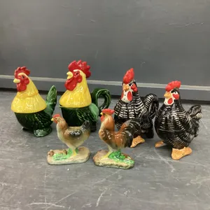 (2) VINTAGE CREAM/SUGAR SALT & PEPPER CHICKEN SETS AND (2) SMALL CHICKEN ORNAMENTS