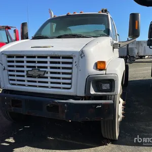 2004 Chevrolet C7500 4x2 Cab and Chassis