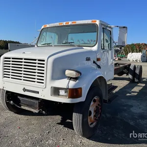 2001 International 4700 4x2 Cab and Chassis