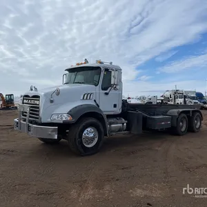 2007 Mack CT713 6x4 Roll-Off Truck