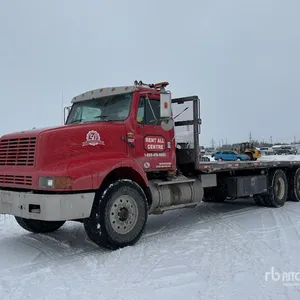 2002 International 2674 6x4 Roll-Off Truck
