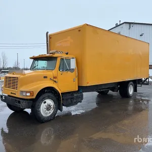 1999 International 4700 4x2 Utility Truck