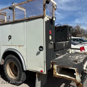 2010 International 7400 utility / service truck