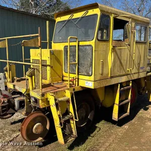 1989 ShuttleWagon SWX24A railcar mover
