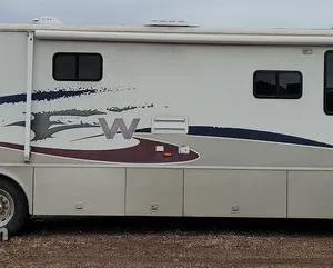 2002 Winnebego Journey DL RV