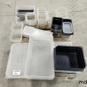 Plastic Containers w/ Lids
 UNRESERVED